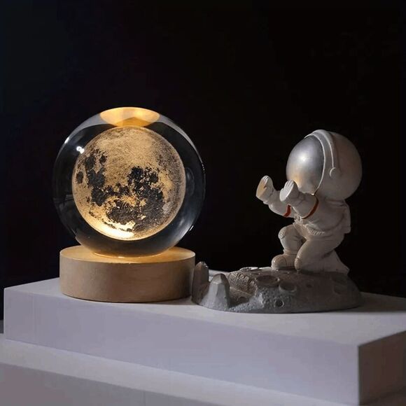 3D Color-Changing Outer Lunar Moon Crystal Ball Small Night Light - Picture 1 of 4